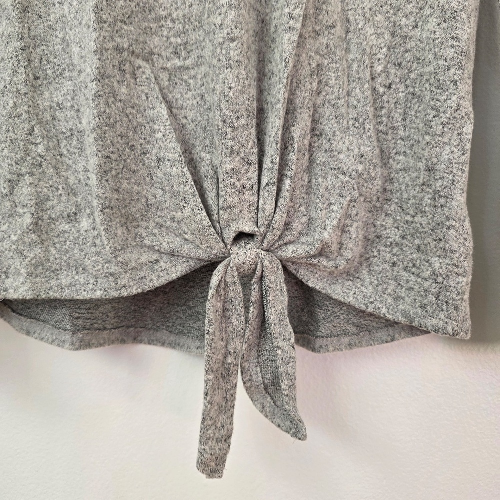 iZ Byer Marled Light Gray‎ Tie Waist Crewneck Top - XS - Picture 2 of 6